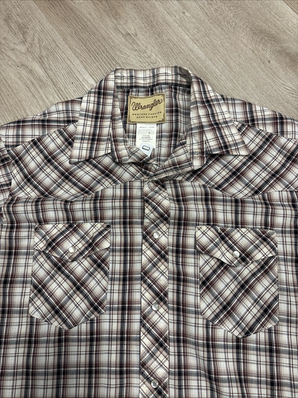 Wrangler Shirt Men's Size XL Western Pearl Snap Black Red Plaid Short Sleeve